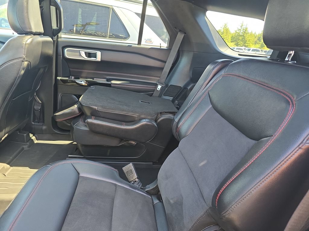 Used 2023 Ford Explorer ST-Line w/ Class IV Trailer Tow Package AWD/4WD image 21