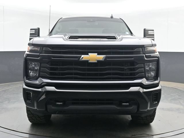 Used 2024 Chevrolet Silverado 2500 Custom w/ Custom Value Package AWD/4WD image 3