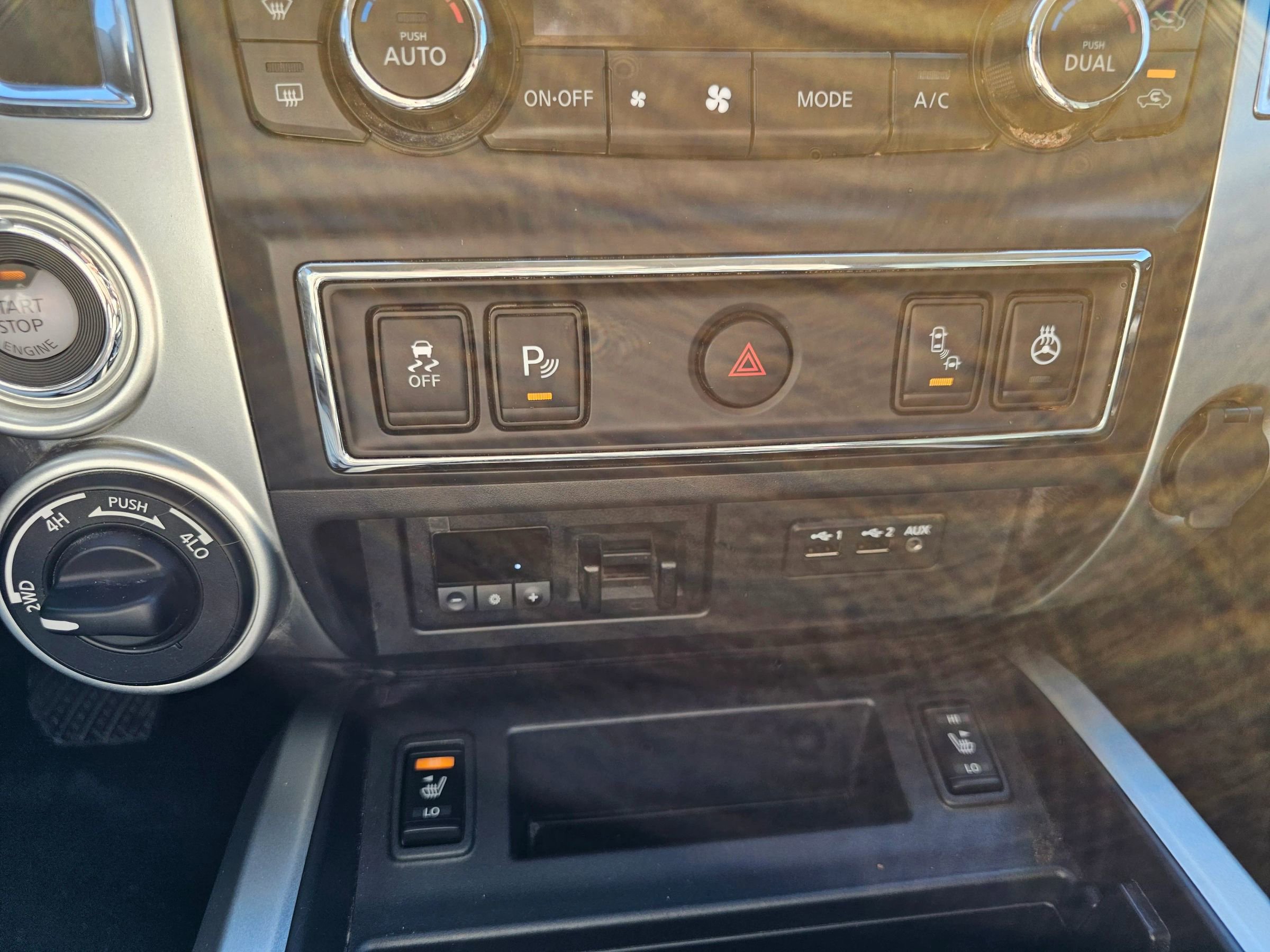 Used 2019 Nissan Titan PRO-4X w/ Pro-4x Convenience Package image 12
