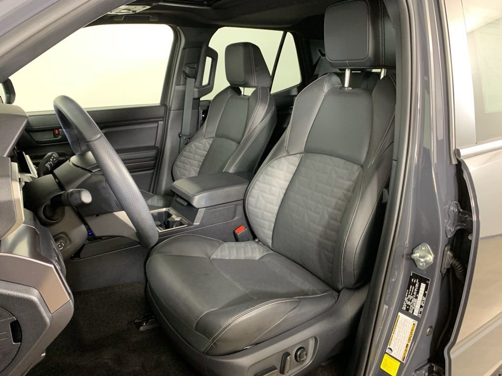 Used 2025 Toyota 4Runner TRD Sport Premium AWD/4WD image 29