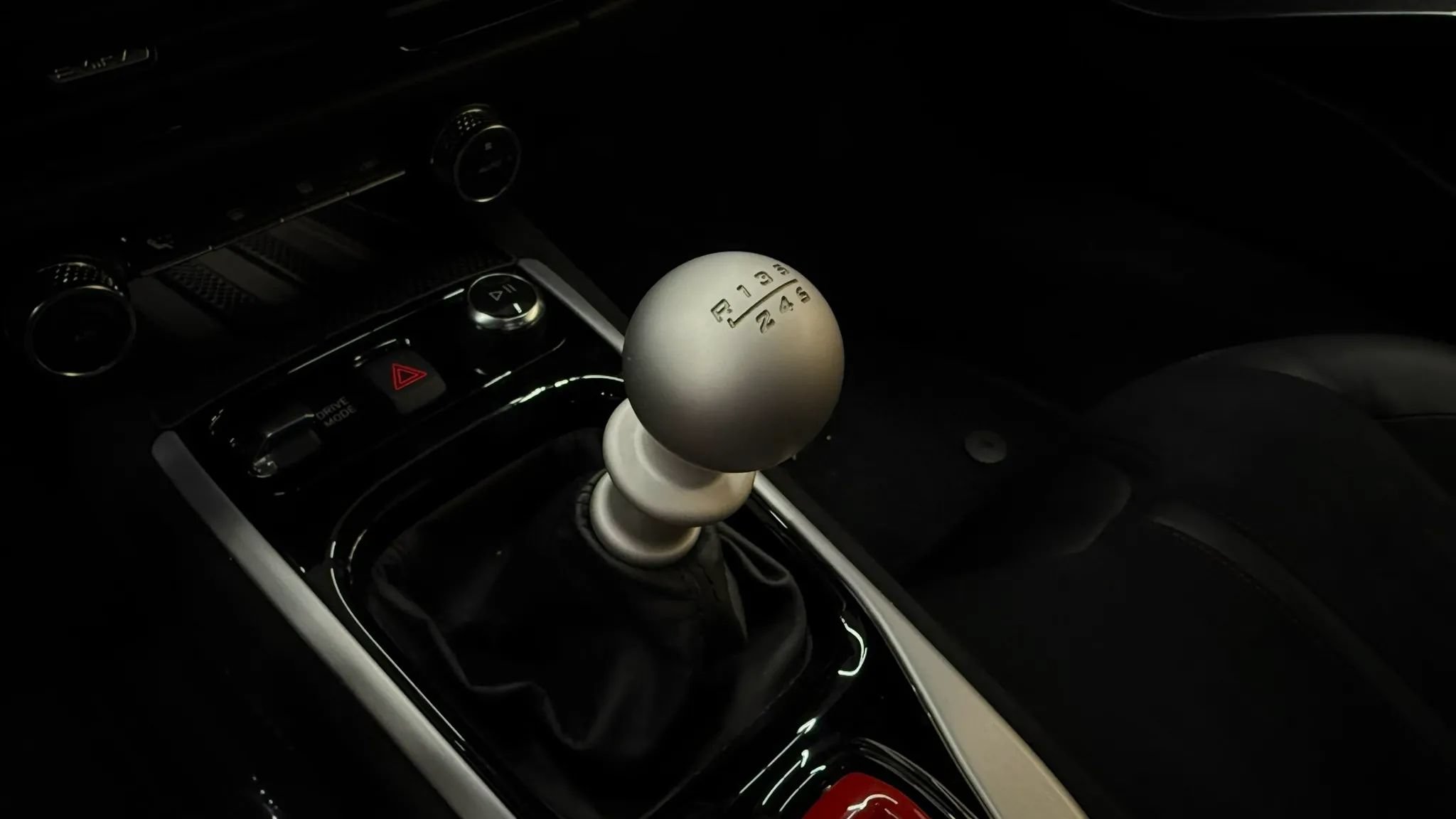 Used 2025 Lotus Emira RWD image 9