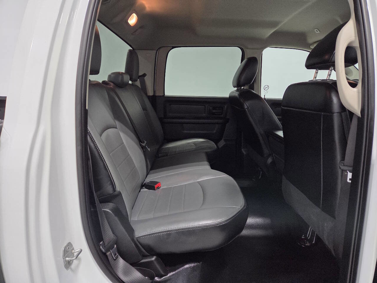 Used 2022 RAM 1500 Tradesman w/ Chrome Appearance Group image 15