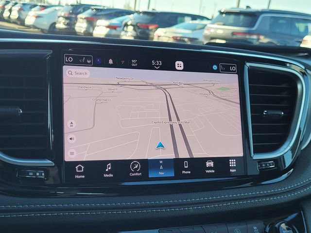 Certified 2022 Chrysler Pacifica Limited w/ S Appearance Package image 9