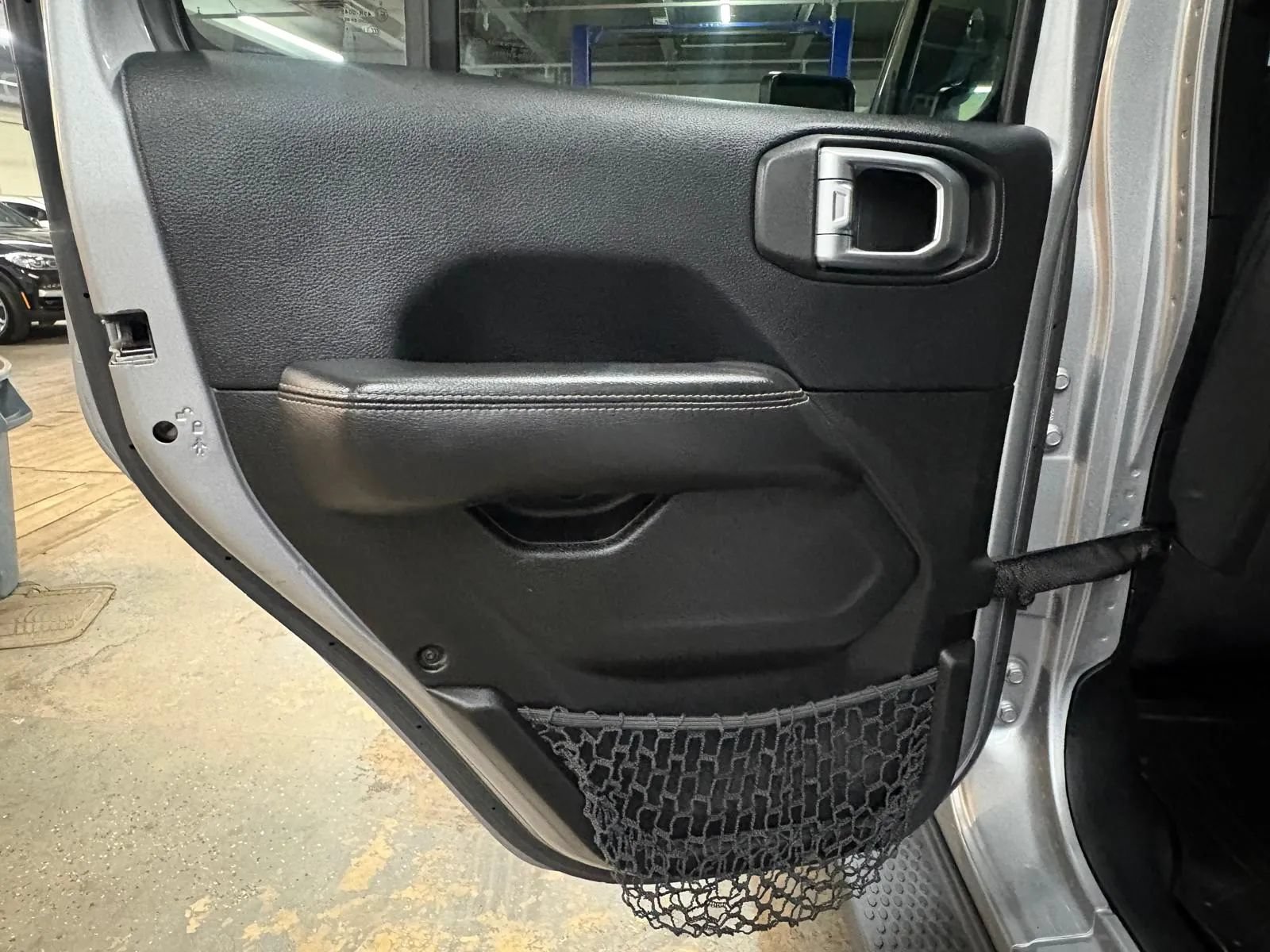 Used 2018 Jeep Wrangler Unlimited Sahara w/ Dual Top Group AWD/4WD image 26