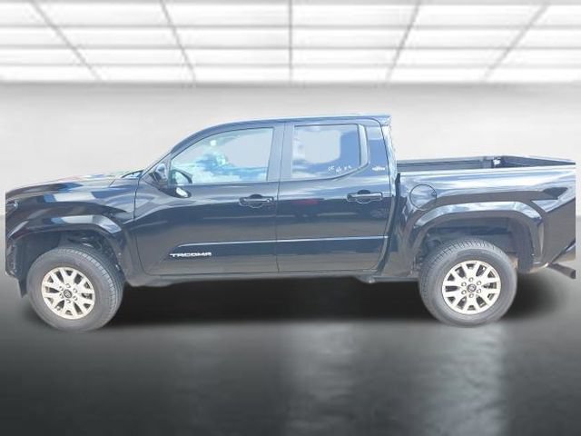 Used 2024 Toyota Tacoma SR5 RWD image 3