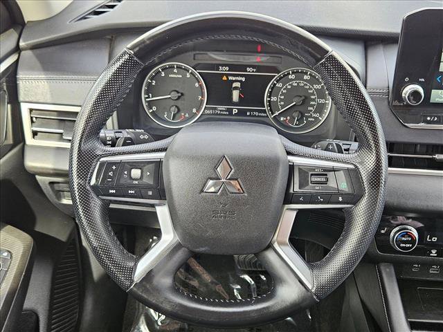 Used 2024 Mitsubishi Outlander SE image 19