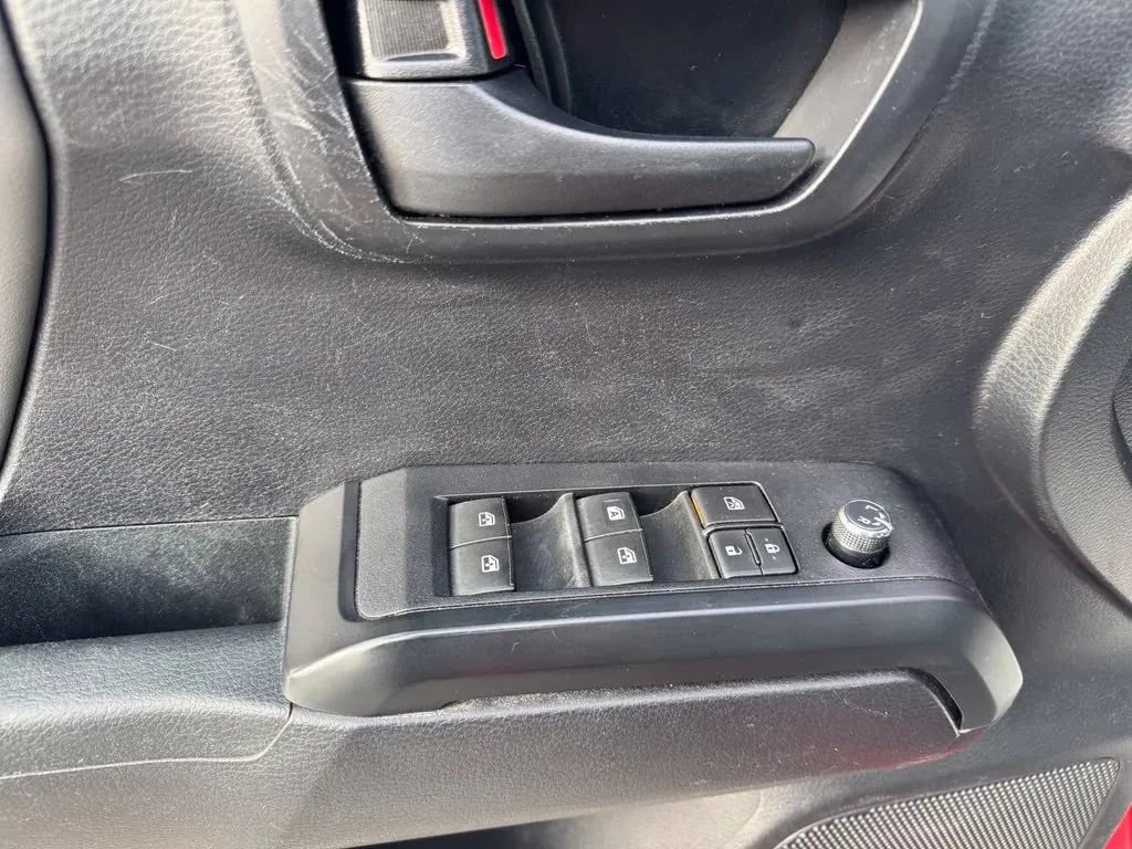 Used 2018 Toyota Tacoma SR w/ SR Convenience Package AWD/4WD image 12