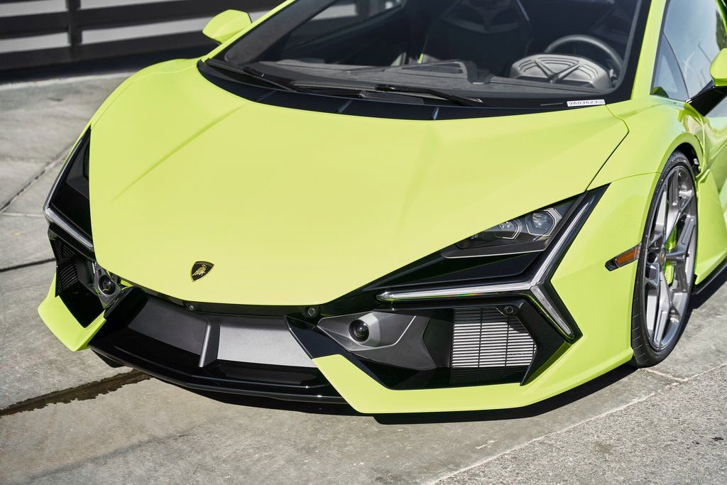 Used 2025 Lamborghini Revuelto AWD/4WD image 8