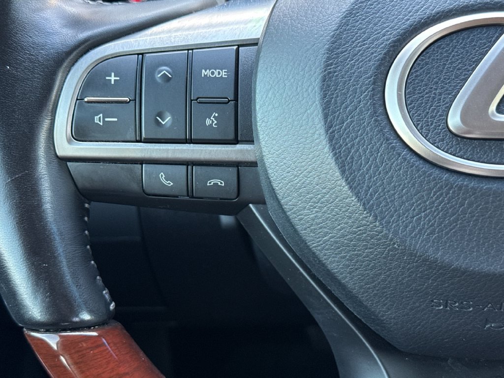Used 2021 Lexus LX 570 4WD w/ Luxury Package image 25