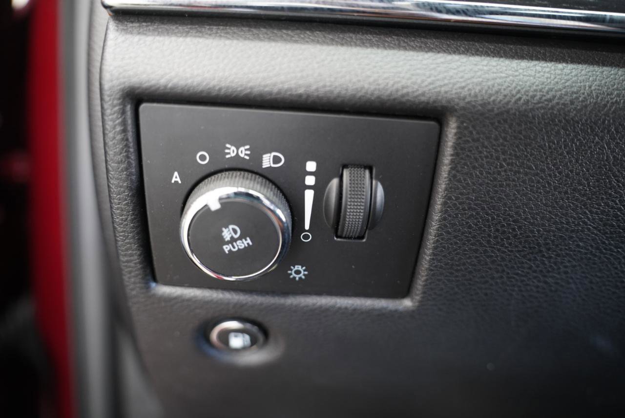Used 2020 Jeep Grand Cherokee Summit AWD/4WD image 24