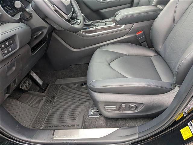 New 2026 Toyota Highlander Limited image 4