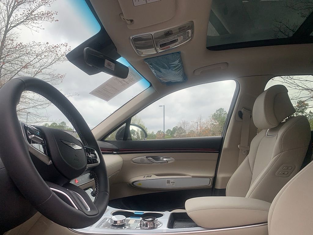 Used 2026 Genesis GV70 2.5T Select image 10