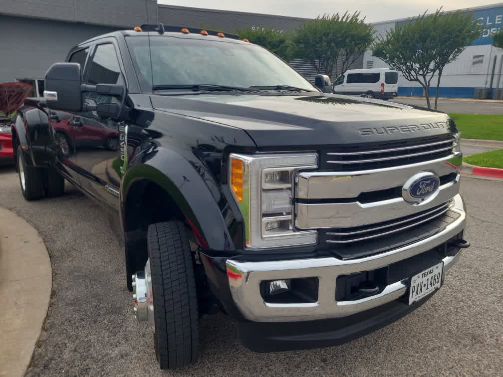 Used 2019 Ford F450 Lariat w/ Lariat Ultimate Package AWD/4WD image 3