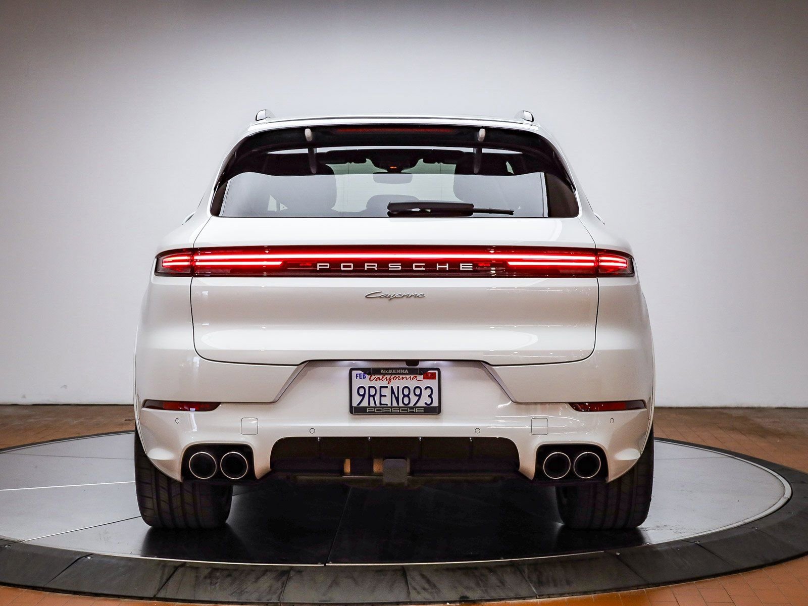 Certified 2025 Porsche Cayenne image 7