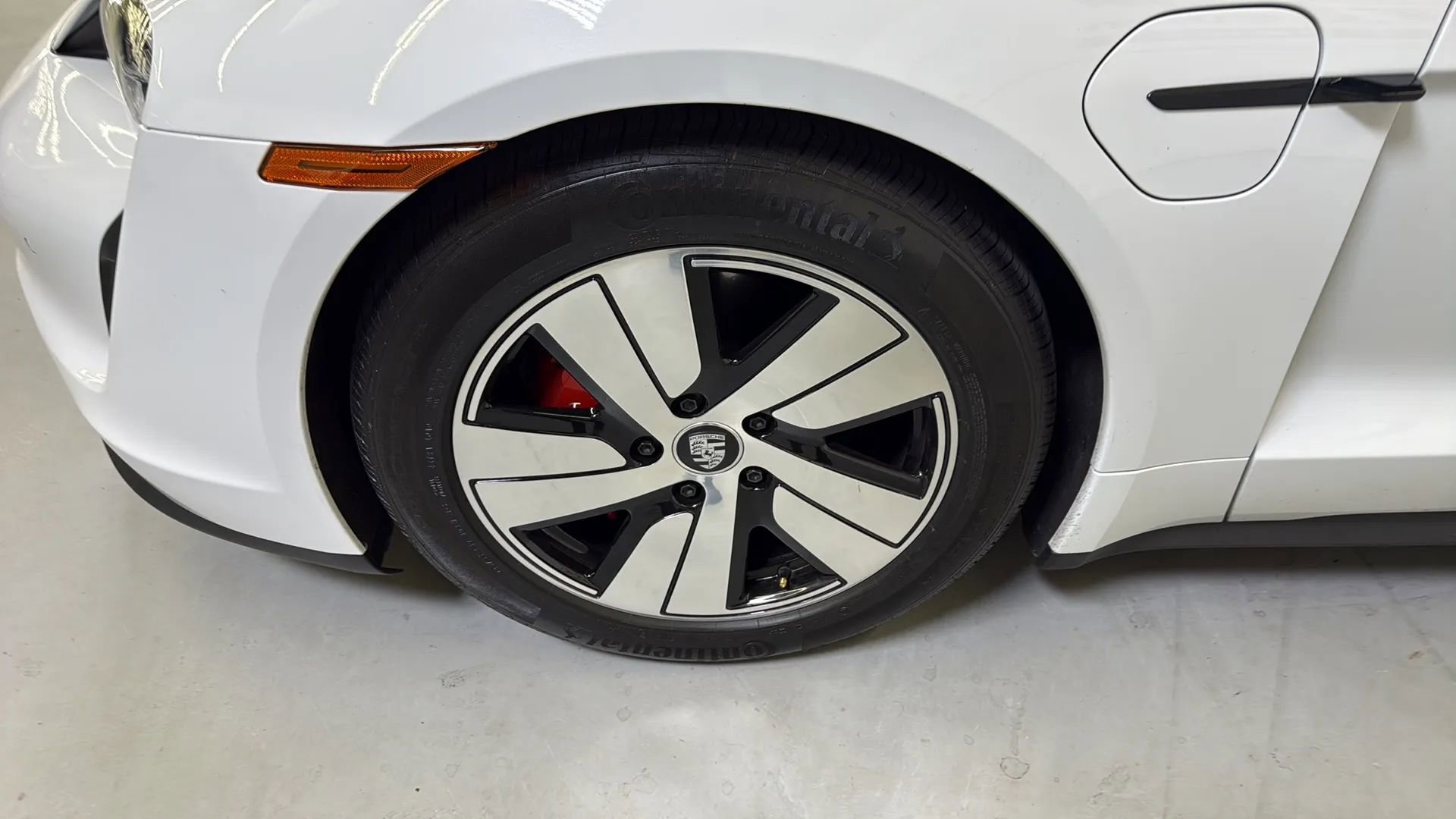 Used 2023 Porsche Taycan image 24