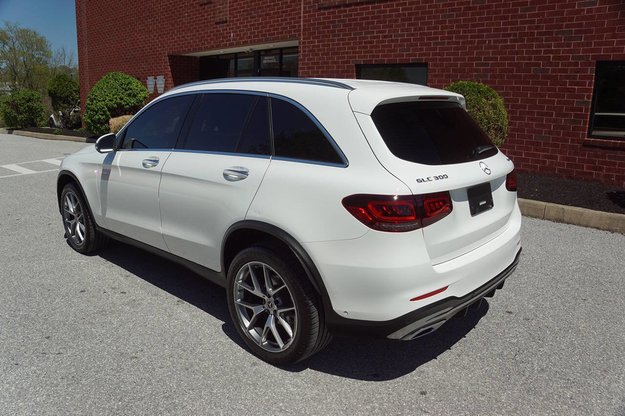 Used 2022 Mercedes-Benz GLC 300 4MATIC image 4