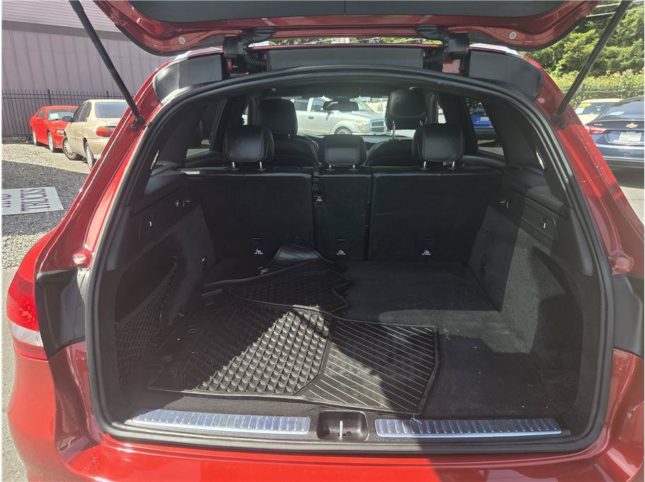 Used 2017 Mercedes-Benz GLC 300 4MATIC image 31