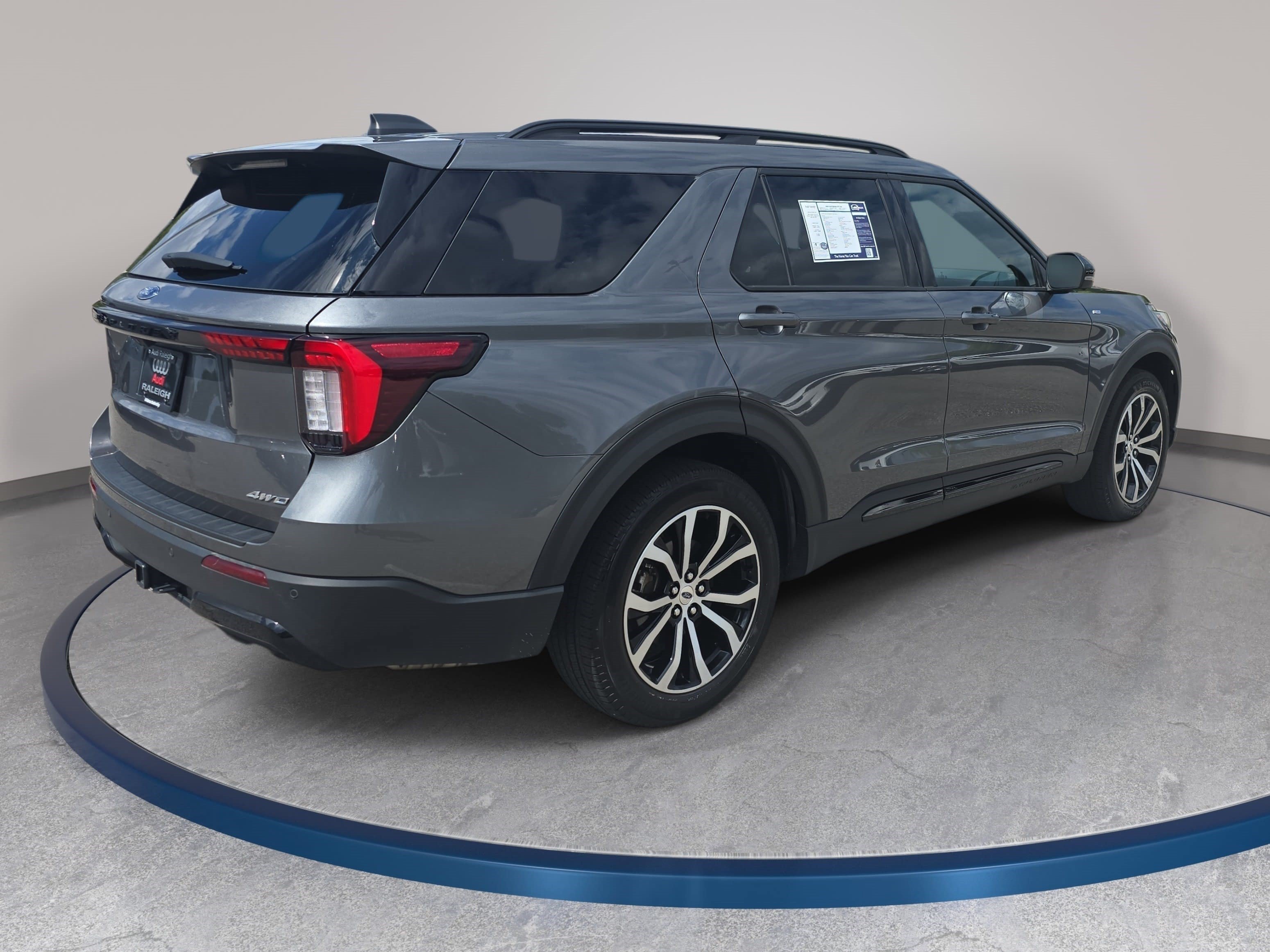 Used 2025 Ford Explorer ST-Line AWD/4WD image 6