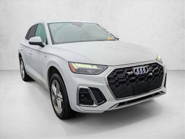 Used 2023 Audi Q5 e Premium Plus w/ Premium Plus Package image 3