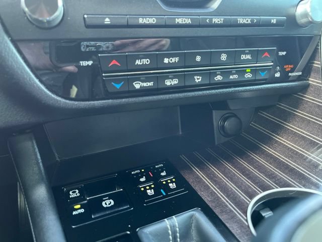 Used 2018 Lexus RX 450h AWD w/ Luxury Package image 29