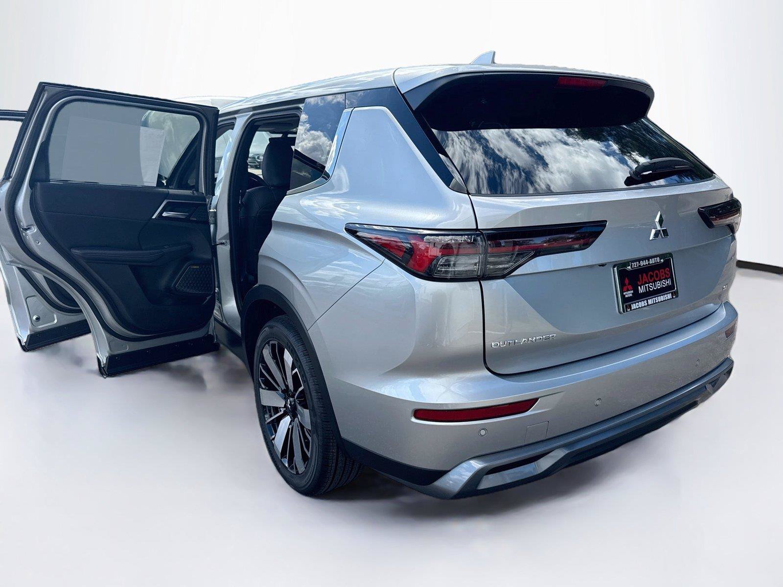 New 2026 Mitsubishi Outlander SE FWD image 39