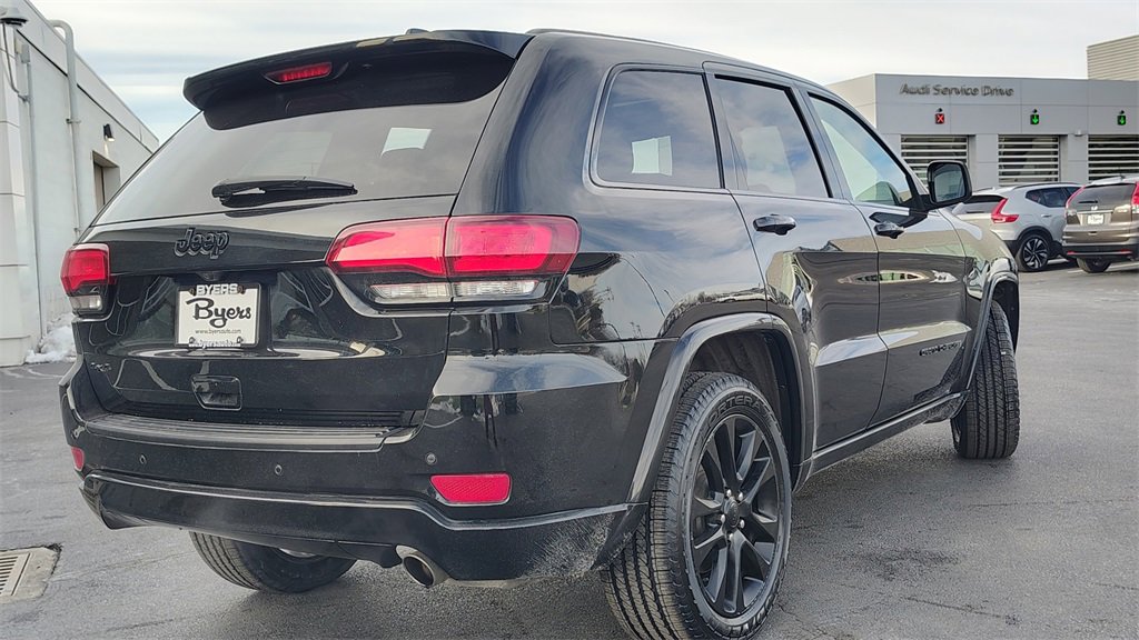 Used 2019 Jeep Grand Cherokee Altitude image 3