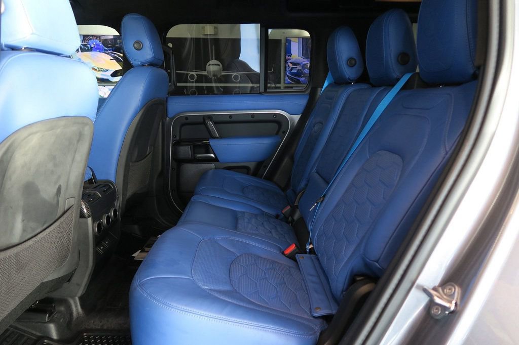 Used 2024 Land Rover Defender 110 X-Dynamic SE image 36