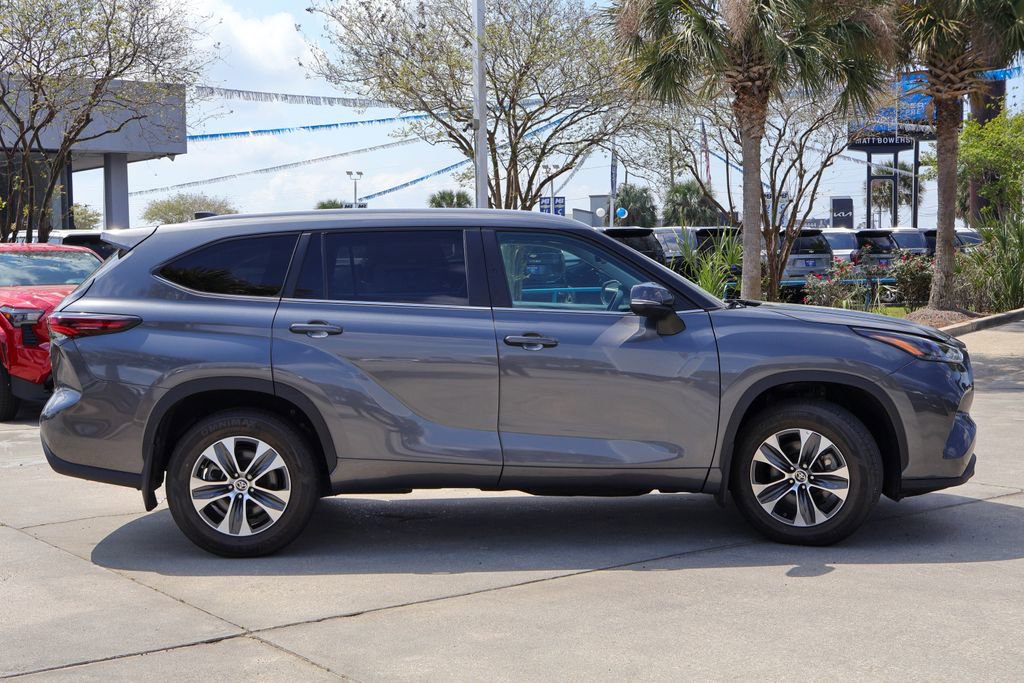 Used 2024 Toyota Highlander XLE image 27