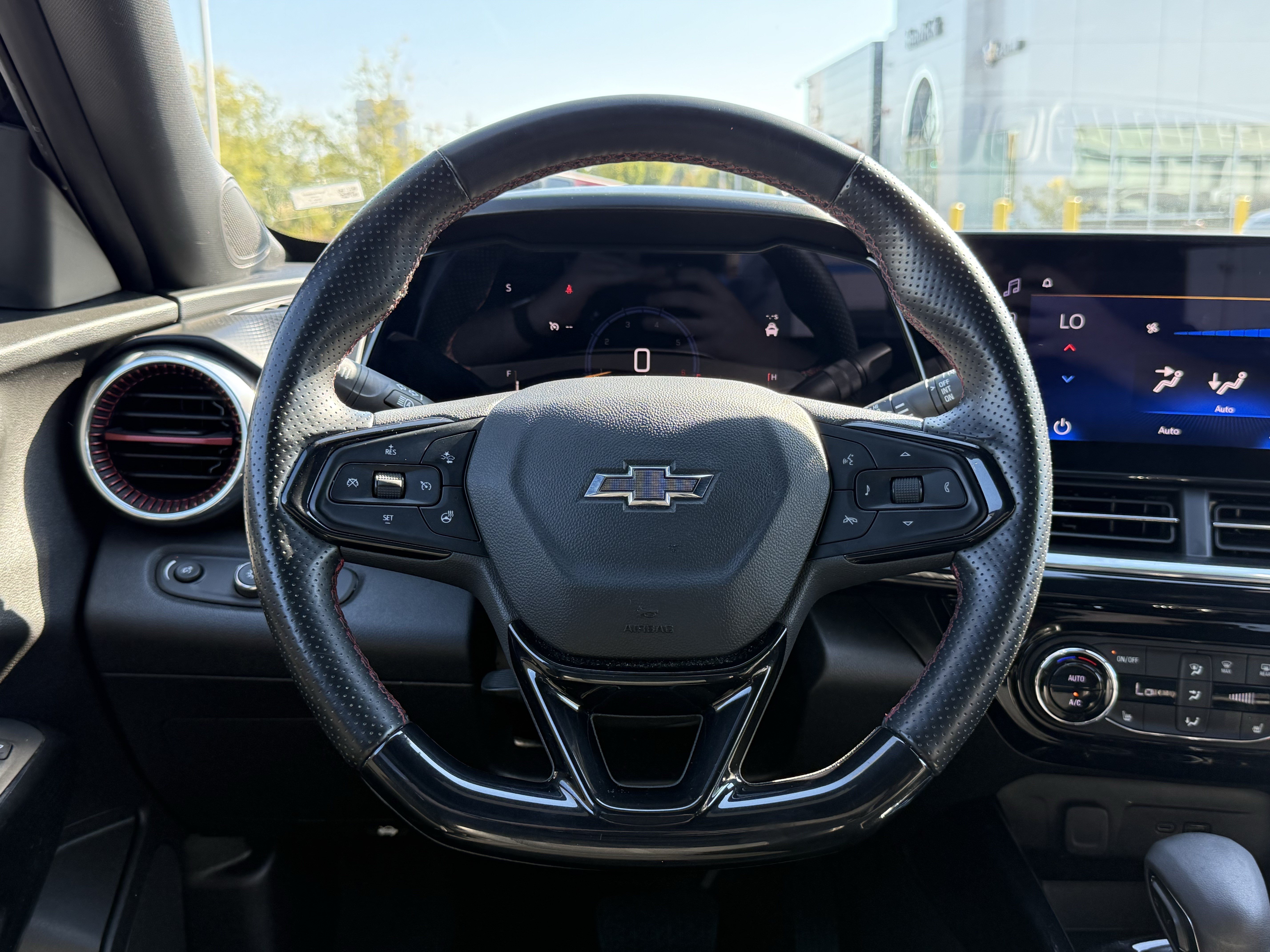Used 2024 Chevrolet Trax RS FWD image 19