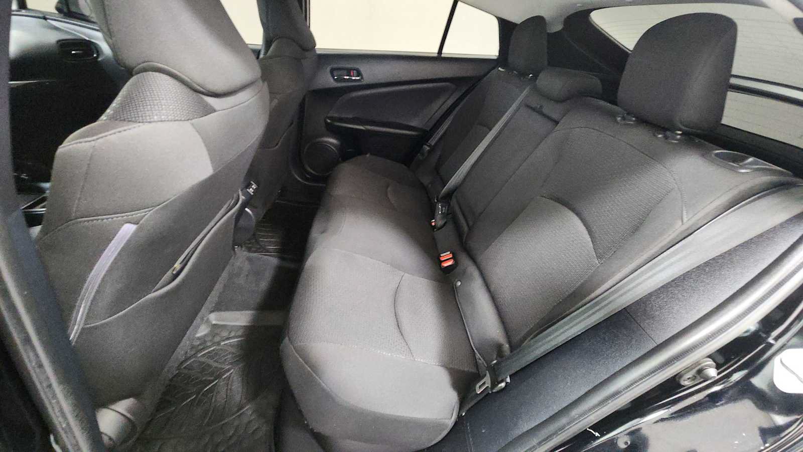 Certified 2021 Toyota Prius LE AWD/4WD image 24
