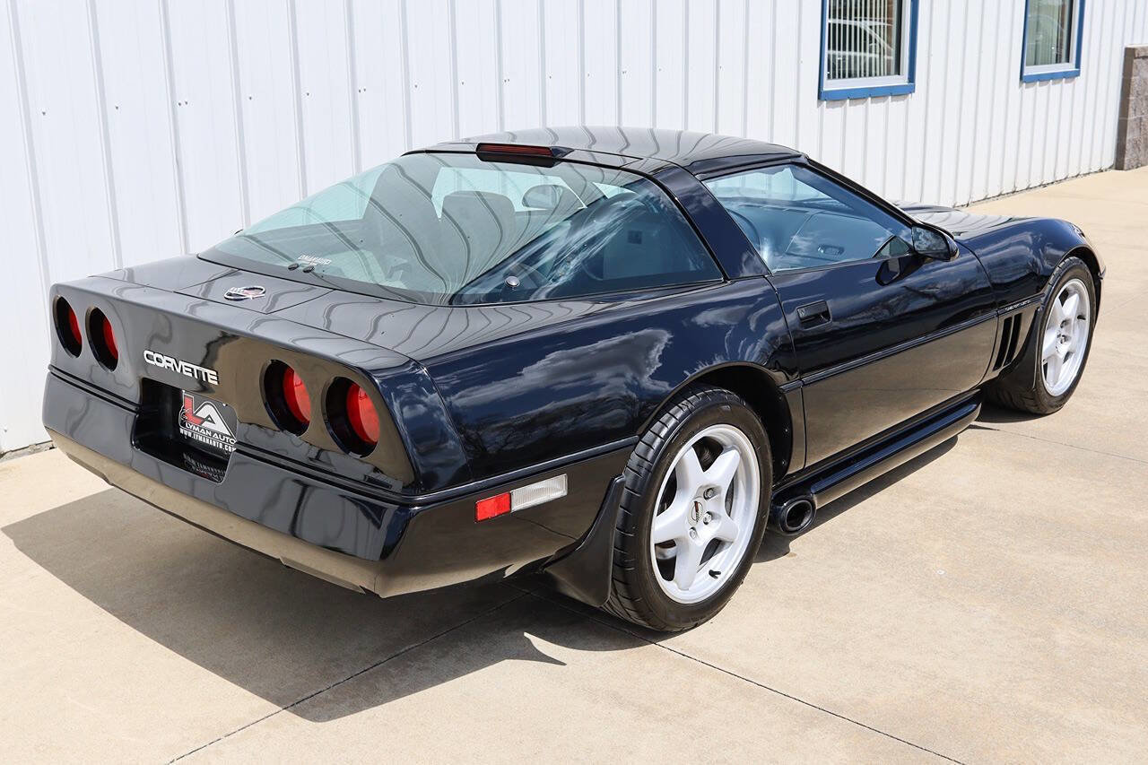 Used 1990 Chevrolet Corvette Coupe RWD image 5