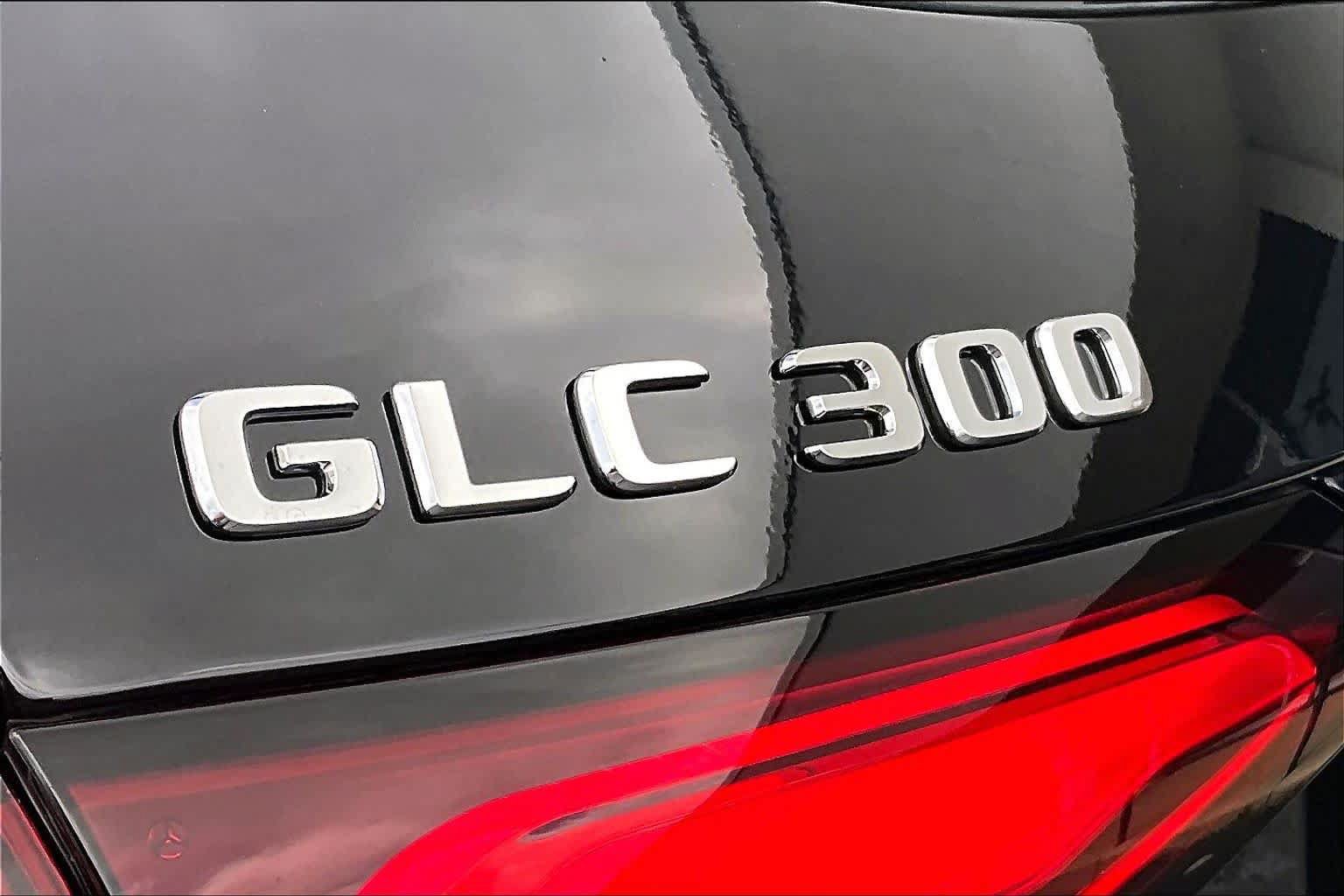 Used 2025 Mercedes-Benz GLC 300 image 10