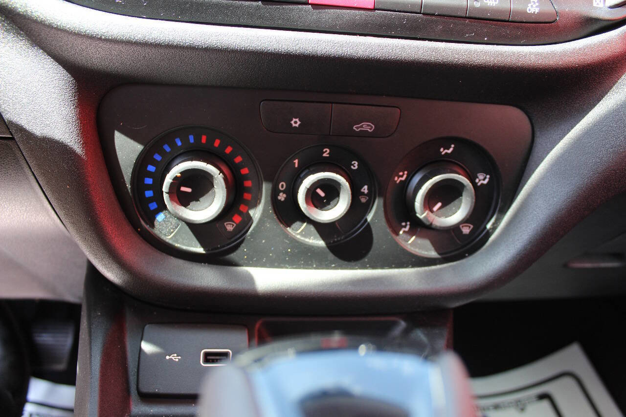 Used 2020 RAM ProMaster City Tradesman image 14