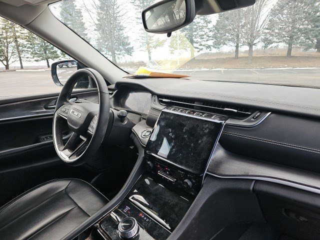 Used 2023 Jeep Grand Cherokee Limited w/ Luxury Tech Group II image 14