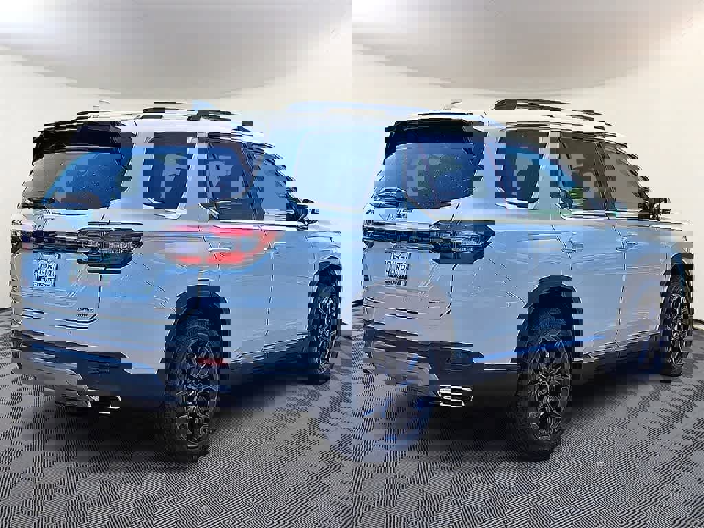 New 2025 Honda Pilot Touring image 3