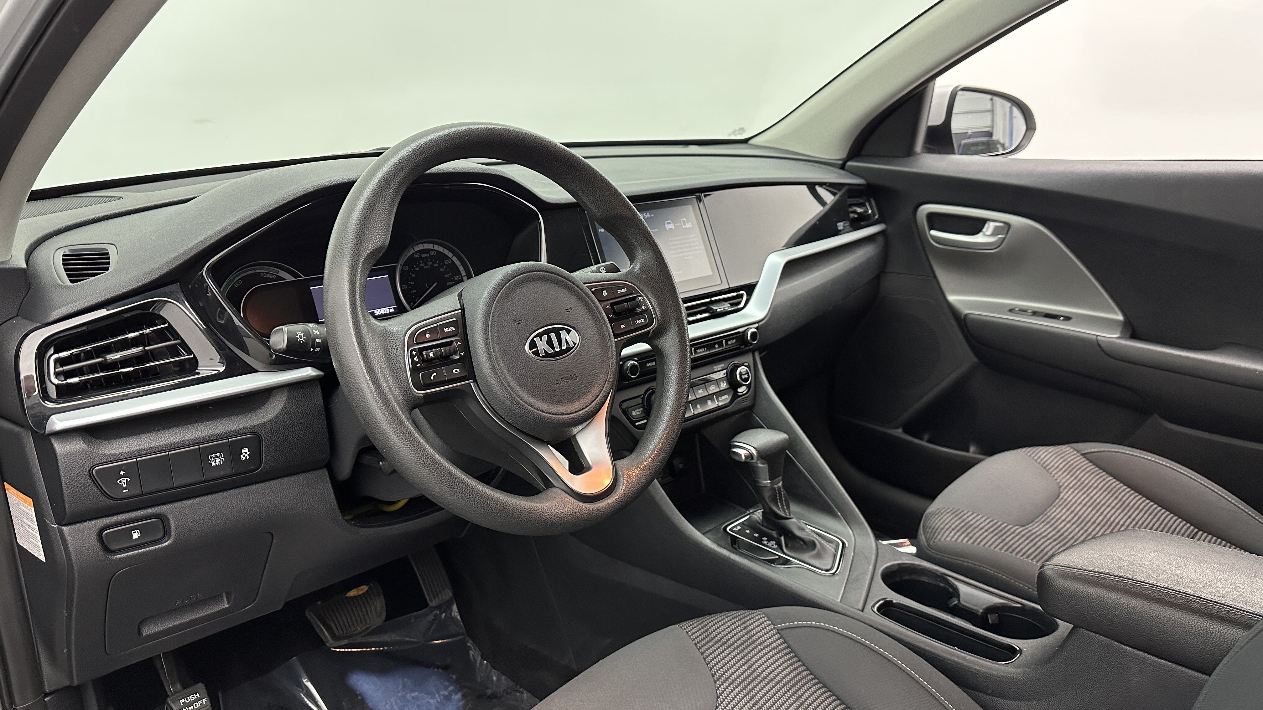 Used 2020 Kia Niro LX FWD image 11