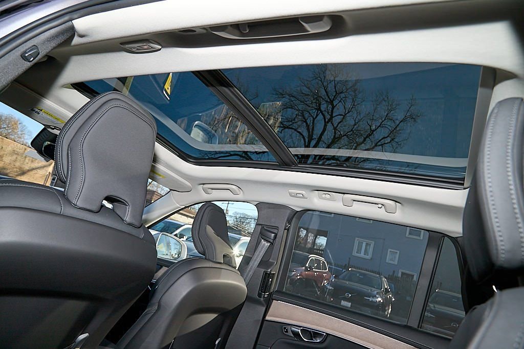 New 2026 Volvo XC90 B6 Plus w/ Protection Package image 22