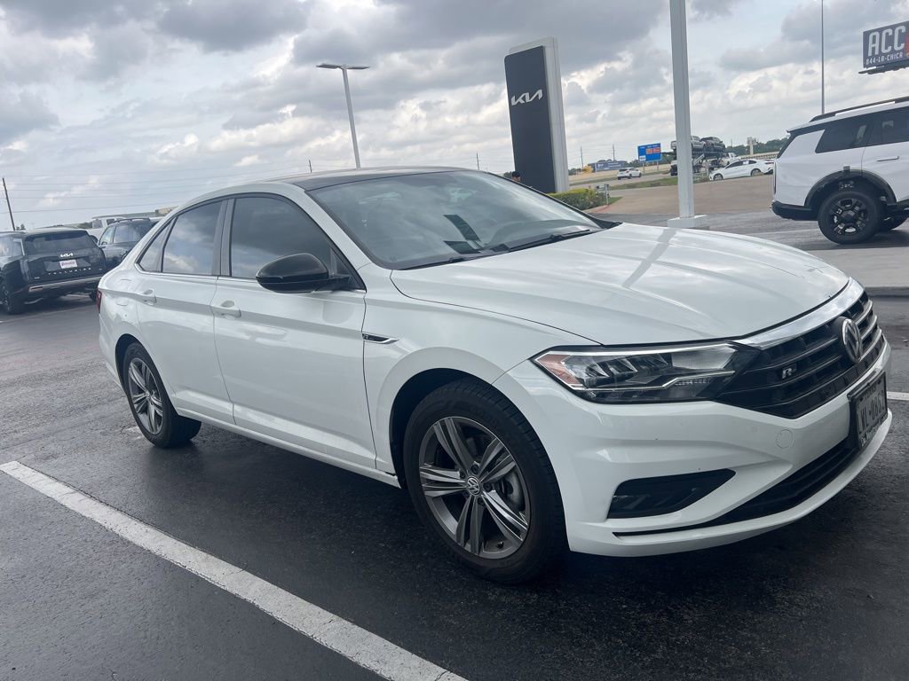 Used 2019 Volkswagen Jetta R-Line w/ R-Line Cold Weather Package FWD image 3