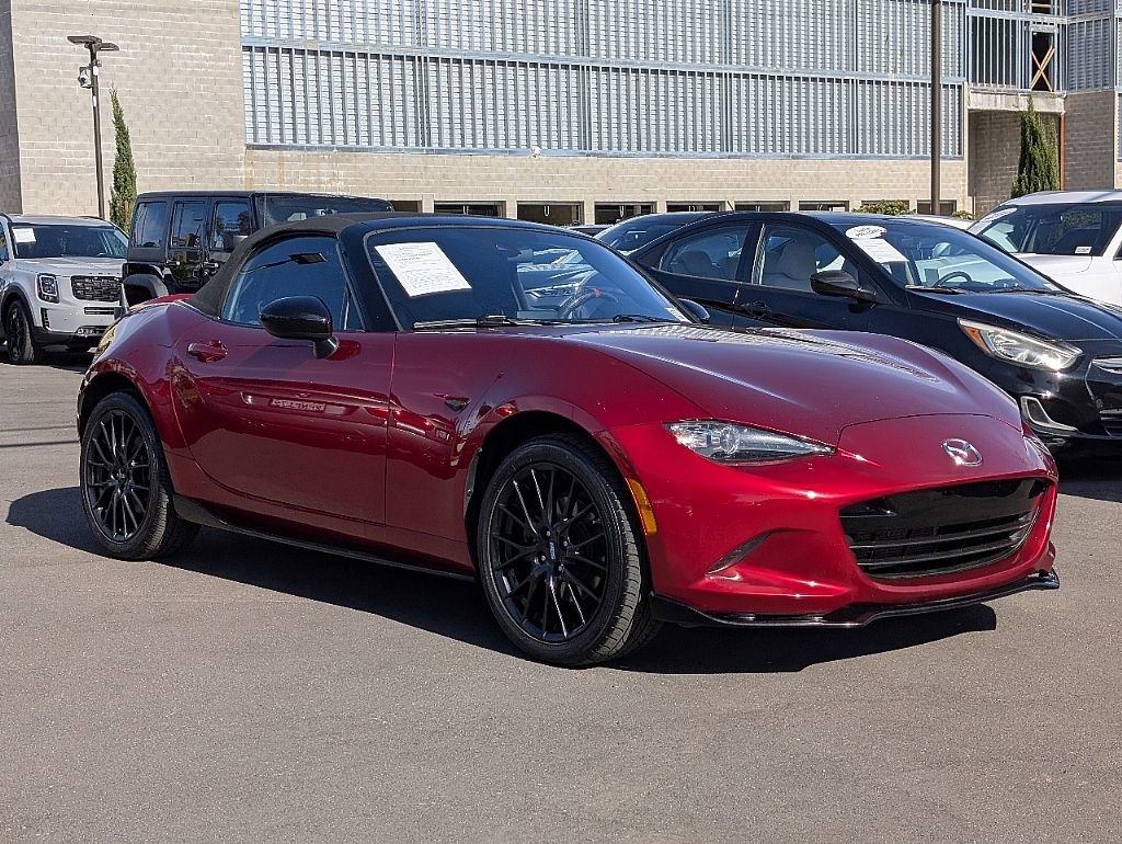 Used 2020 MAZDA MX-5 Miata Club w/ Appearance Package RWD image 10