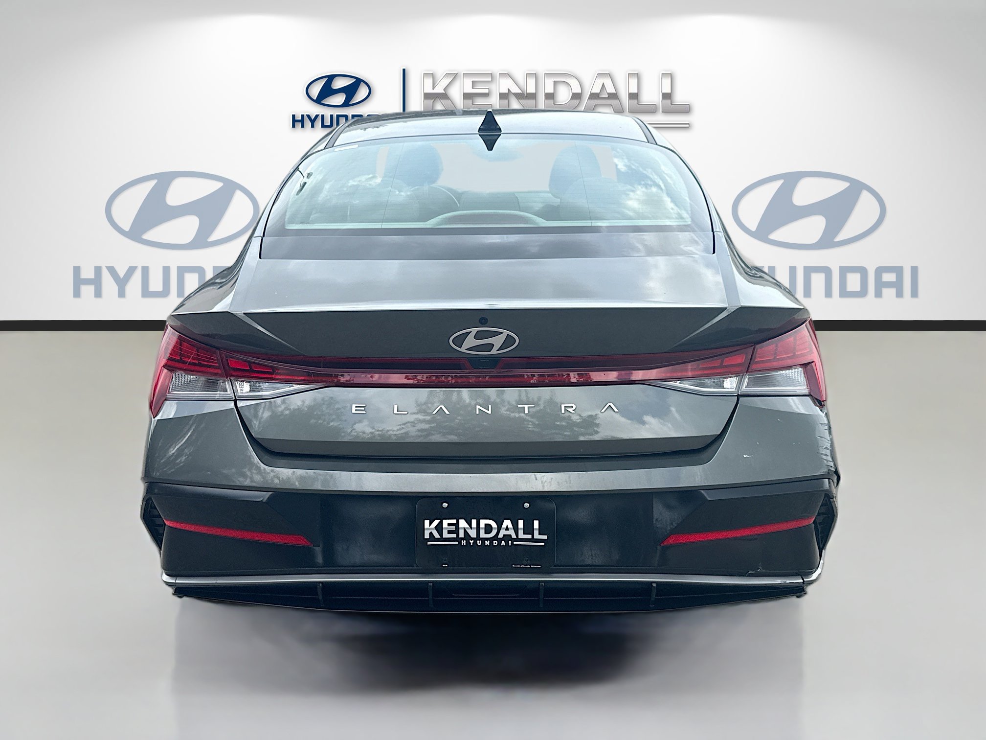 Used 2024 Hyundai Elantra SEL w/ Convenience Package FWD image 5