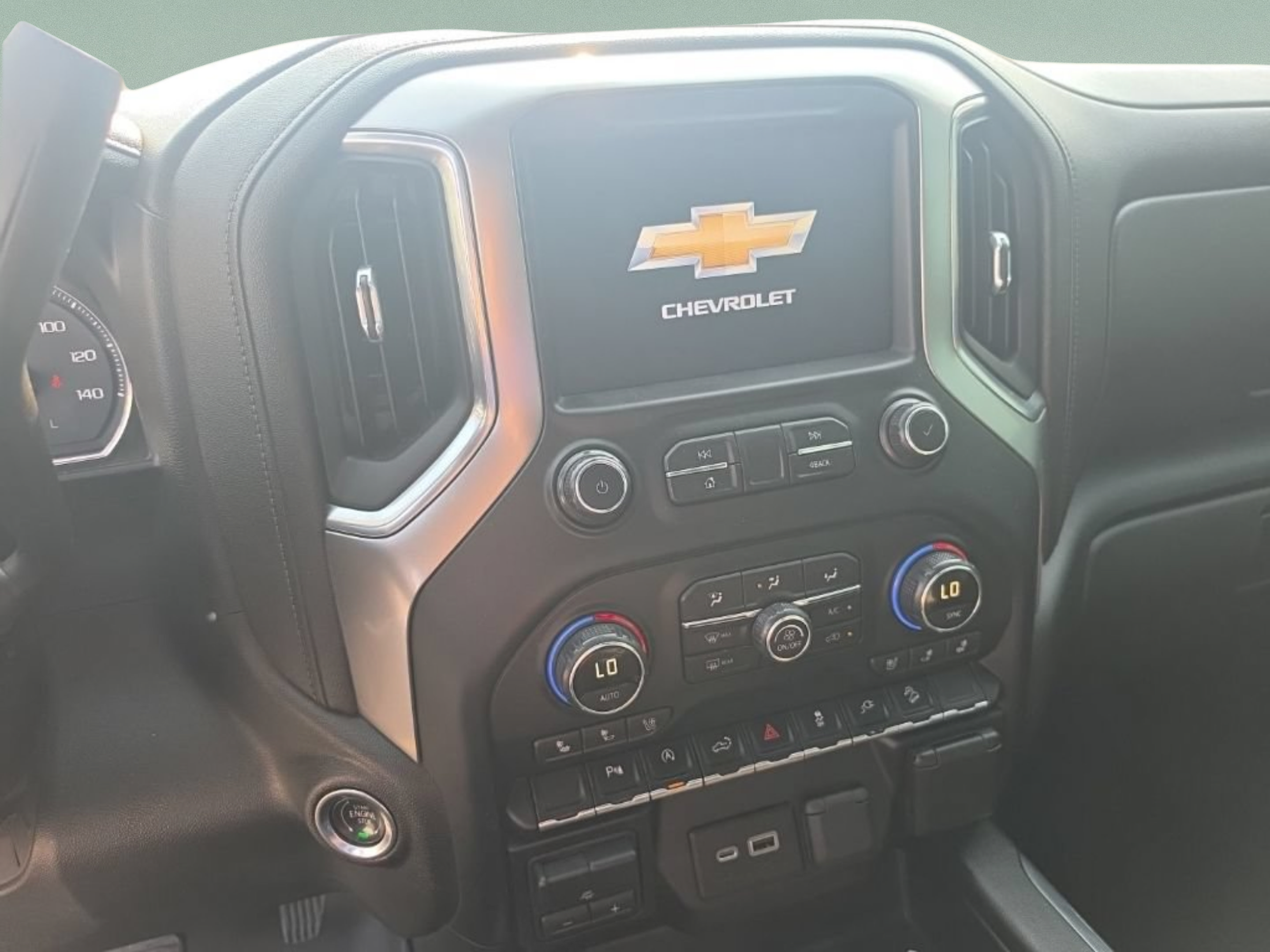 Used 2019 Chevrolet Silverado 1500 LTZ w/ LTZ Plus Package AWD/4WD image 15