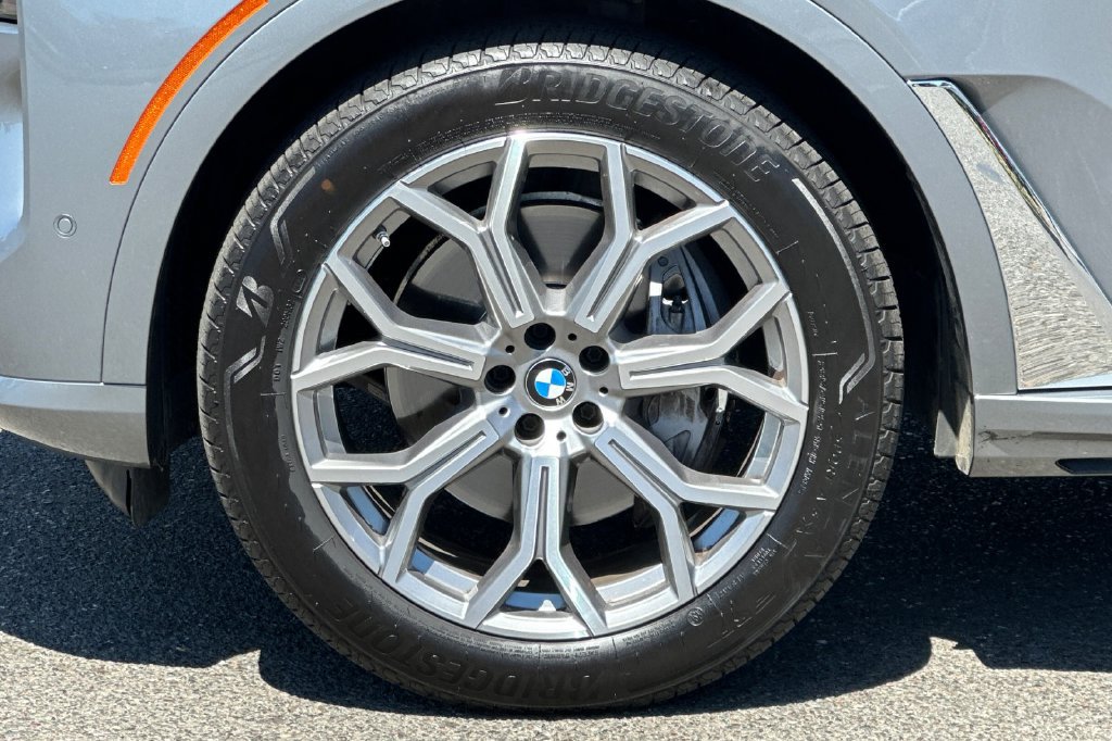 Used 2026 BMW X7 xDrive40i AWD/4WD image 34