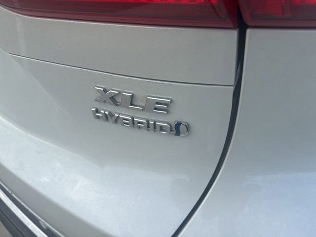 Used 2022 Toyota Venza XLE AWD/4WD image 4