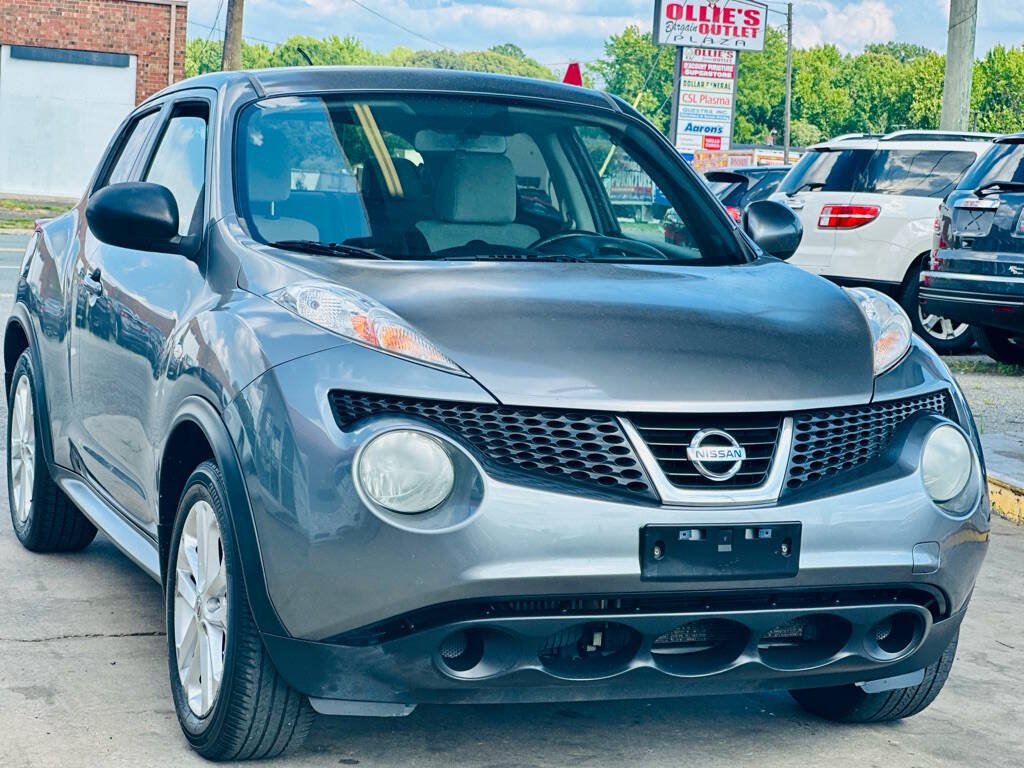 Used 2014 Nissan Juke SV w/ Navigation Package AWD/4WD image 2
