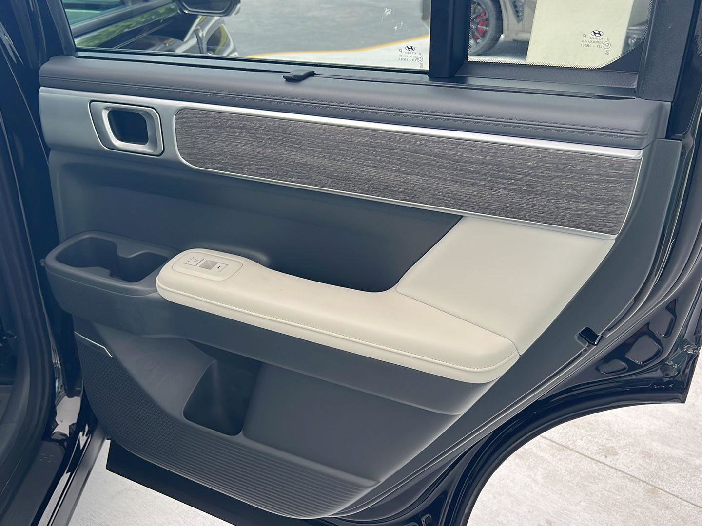 Used 2024 Hyundai Santa Fe Limited image 15