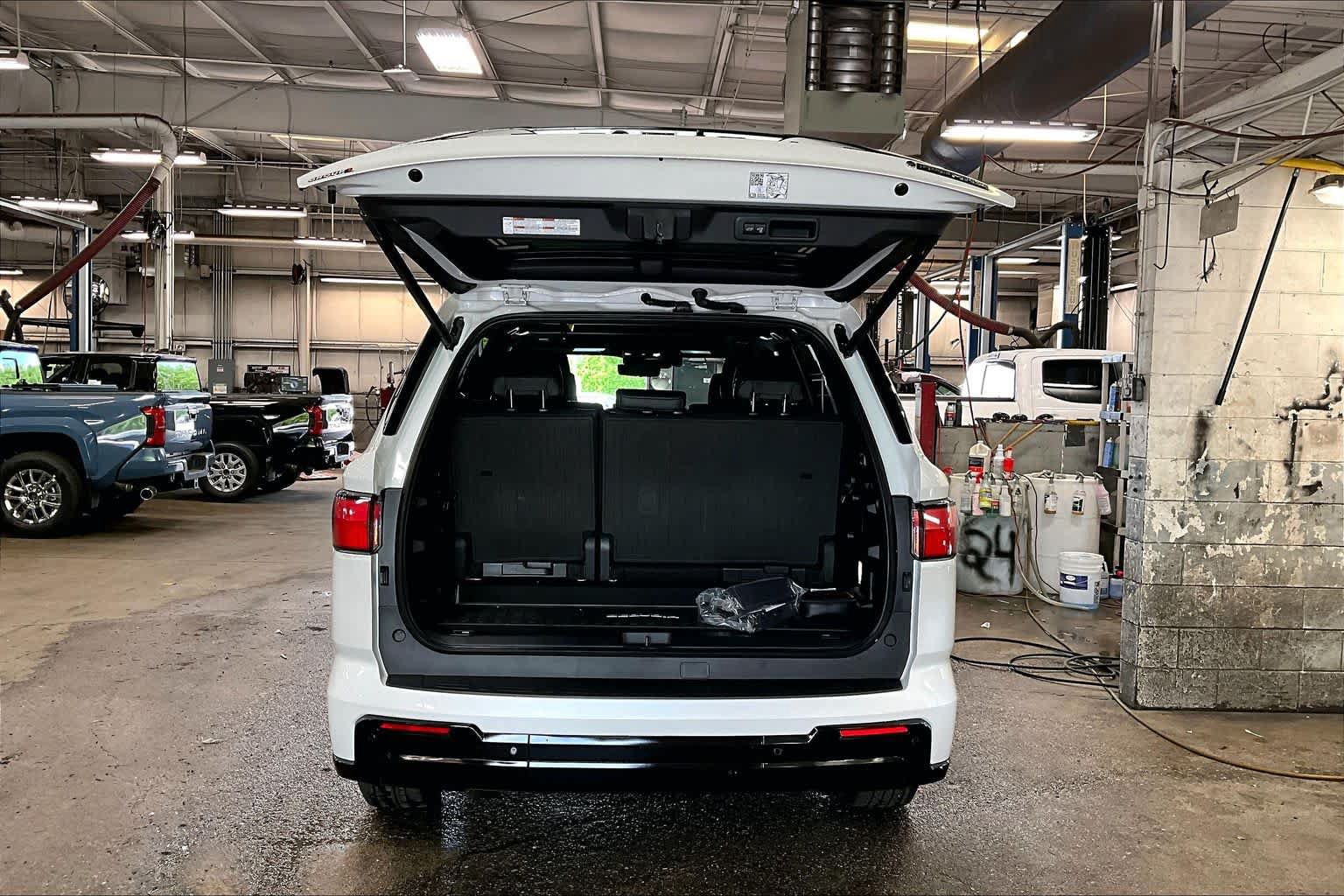 Certified 2026 Toyota Sequoia Platinum AWD/4WD image 32