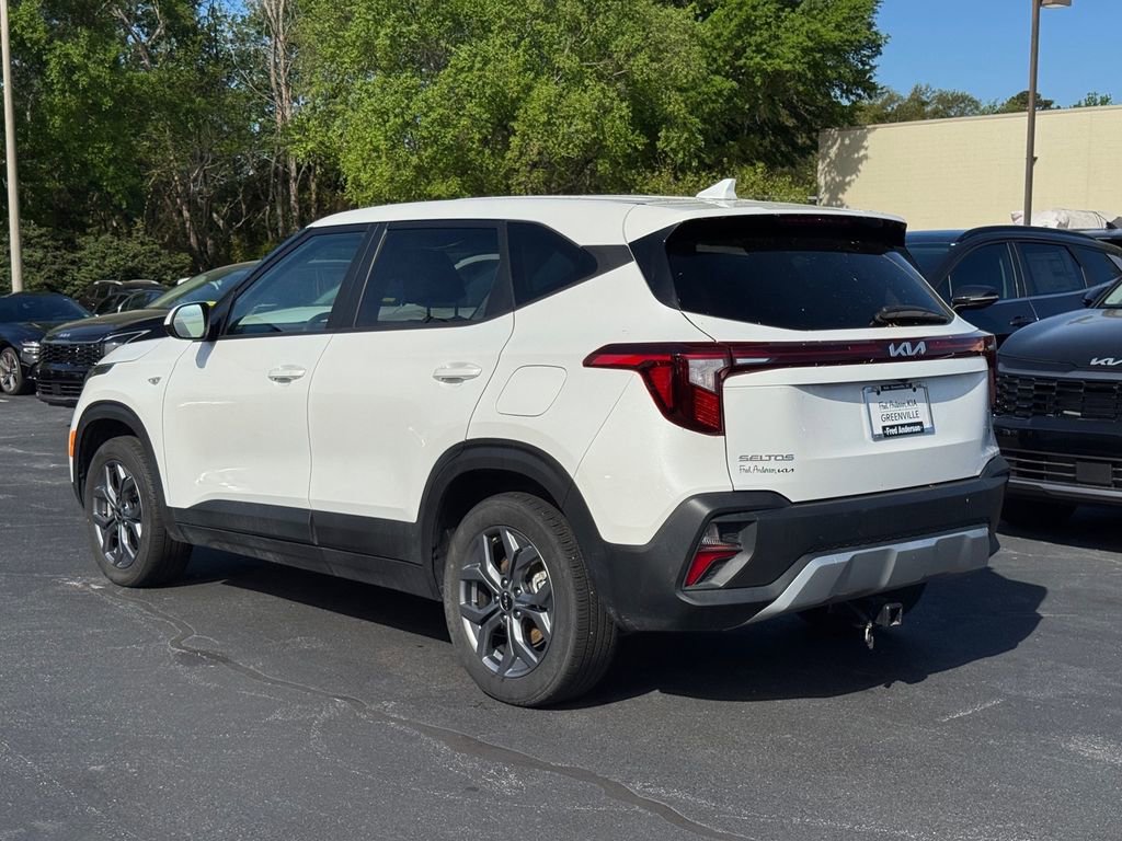 Certified 2025 Kia Seltos LX image 5