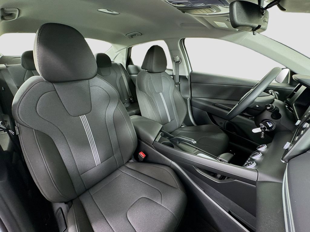 New 2026 Hyundai Elantra SE image 27