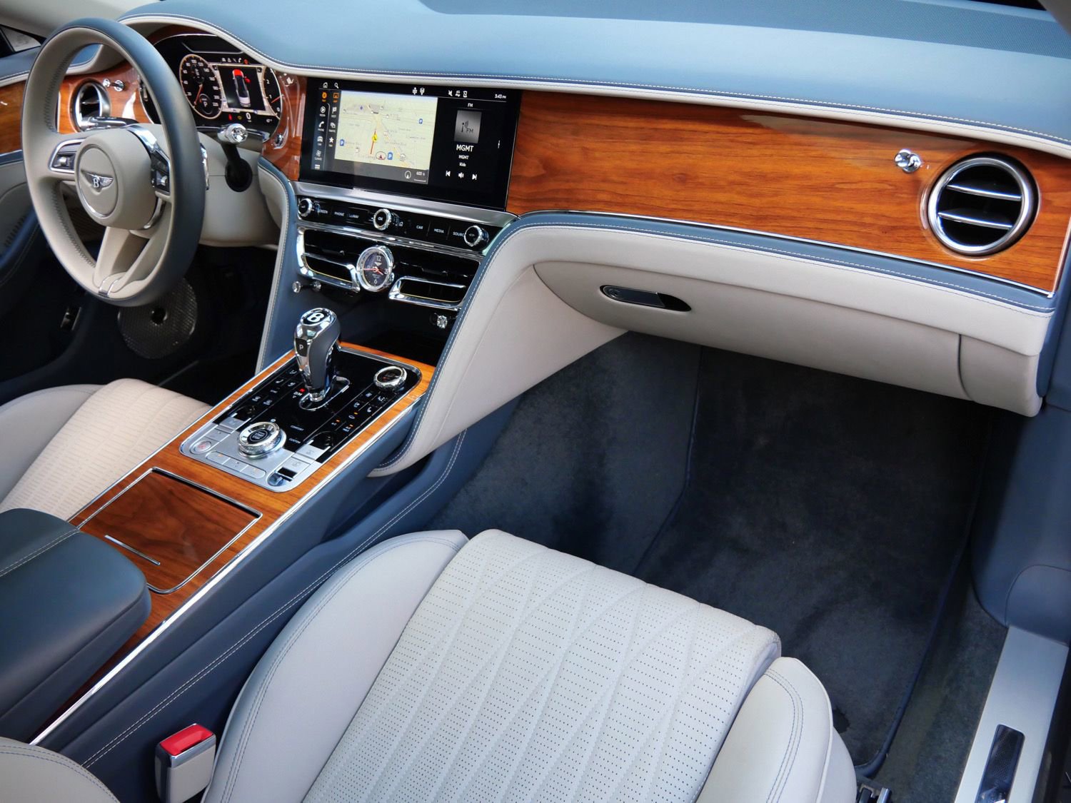 Used 2021 Bentley Flying Spur W12 image 2