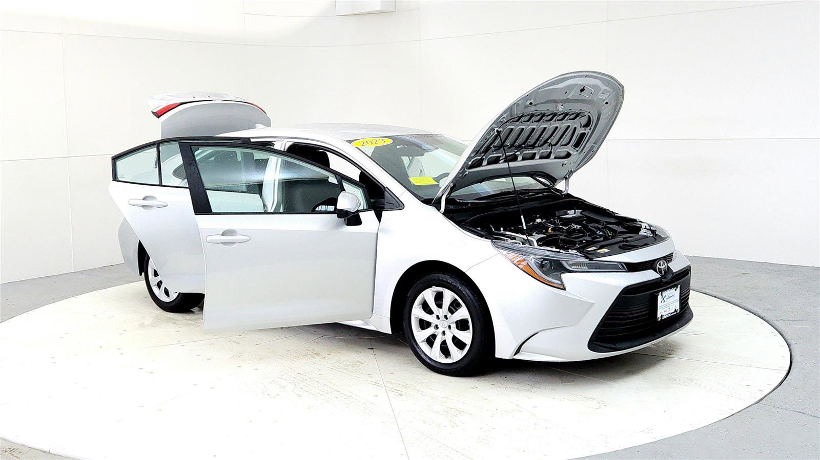 Used 2023 Toyota Corolla LE image 12